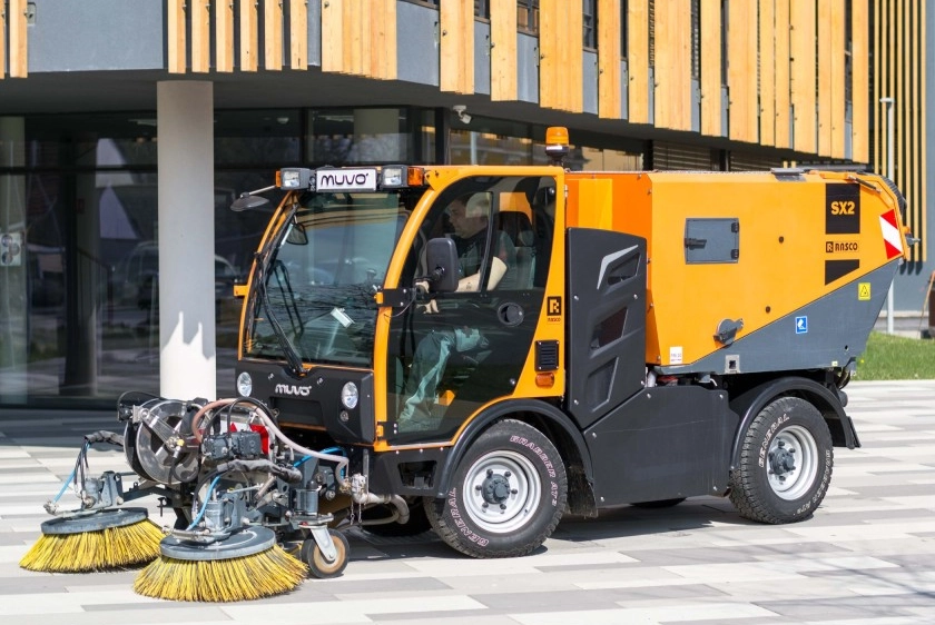 Inoveco Vehicule multifunctionale compacte Muvo Rasco