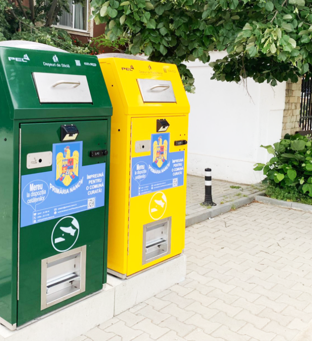 Inoveco Pubele inteligente cu compactor si panou solar